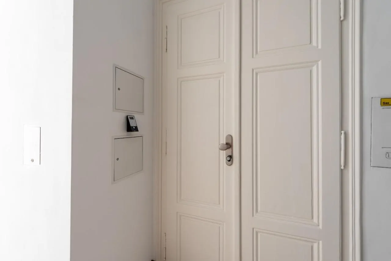 Gustav Klimt Studio At Belvedere By Hm Vienna Apartment